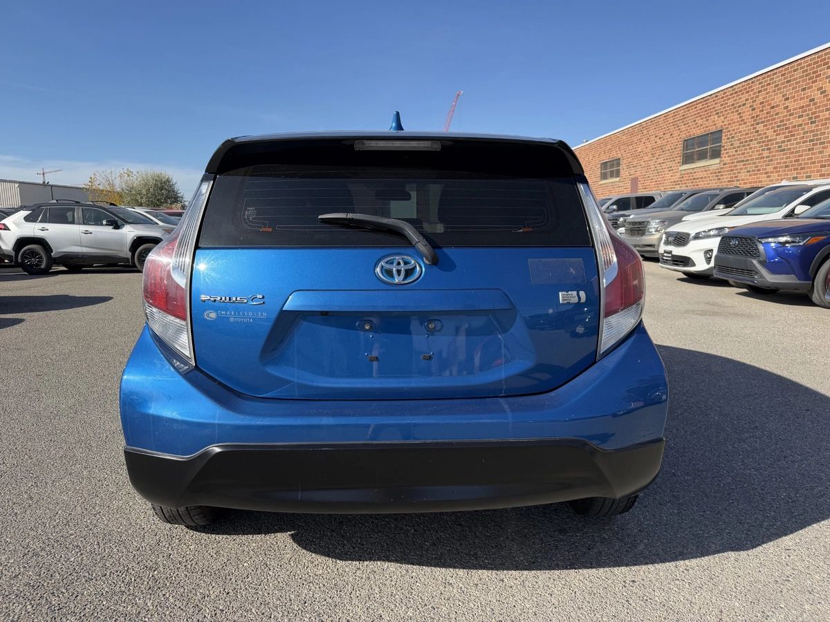 2017 Toyota Prius c Four, photo 6
