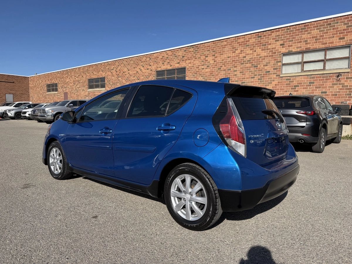 2017 Toyota Prius c Four, photo 7