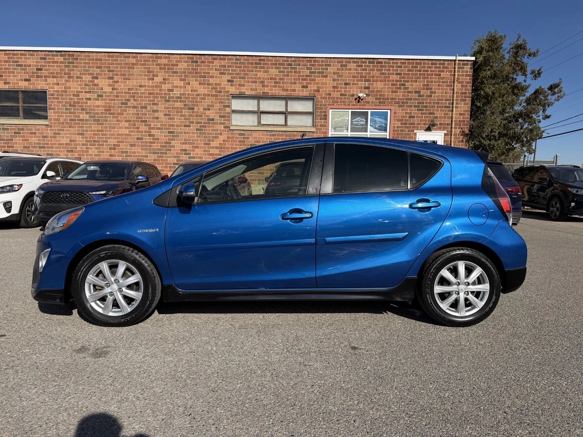 2017 Toyota Prius c Four, photo 8