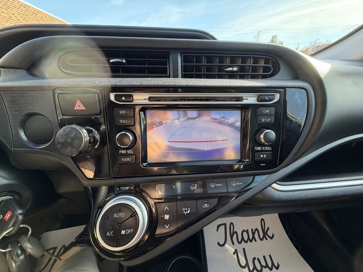 2017 Toyota Prius c Four, photo 17