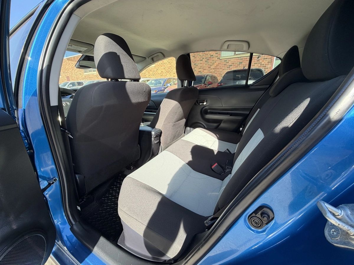 2017 Toyota Prius c Four, photo 14