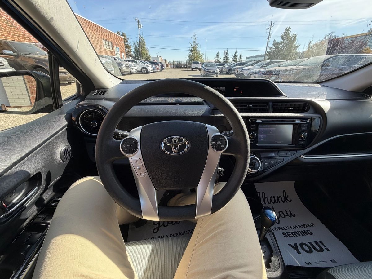 2017 Toyota Prius c Four, photo 20