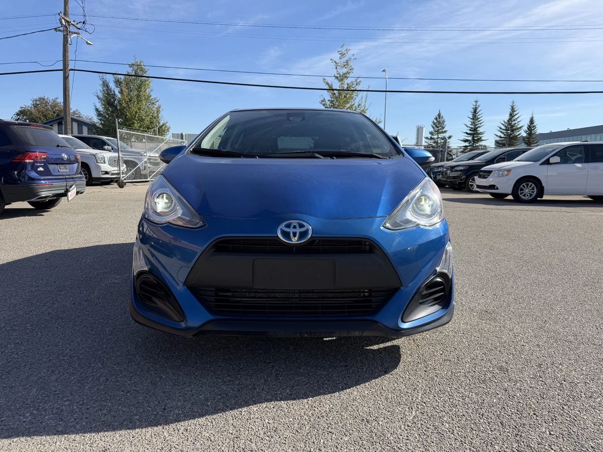 2017 Toyota Prius c Four, photo 2