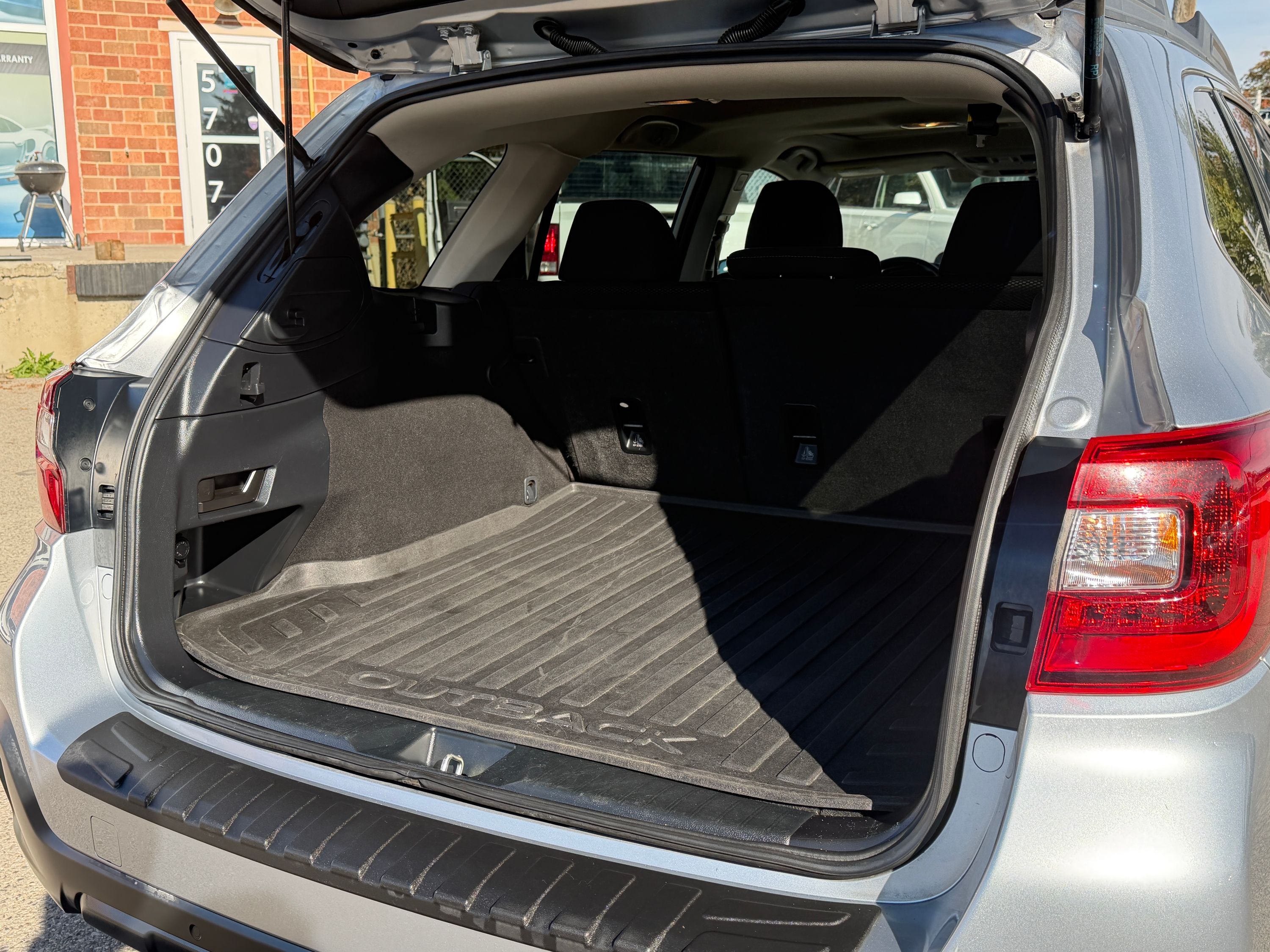 2018 Subaru Outback Premier w/EyeSight Package, photo 10