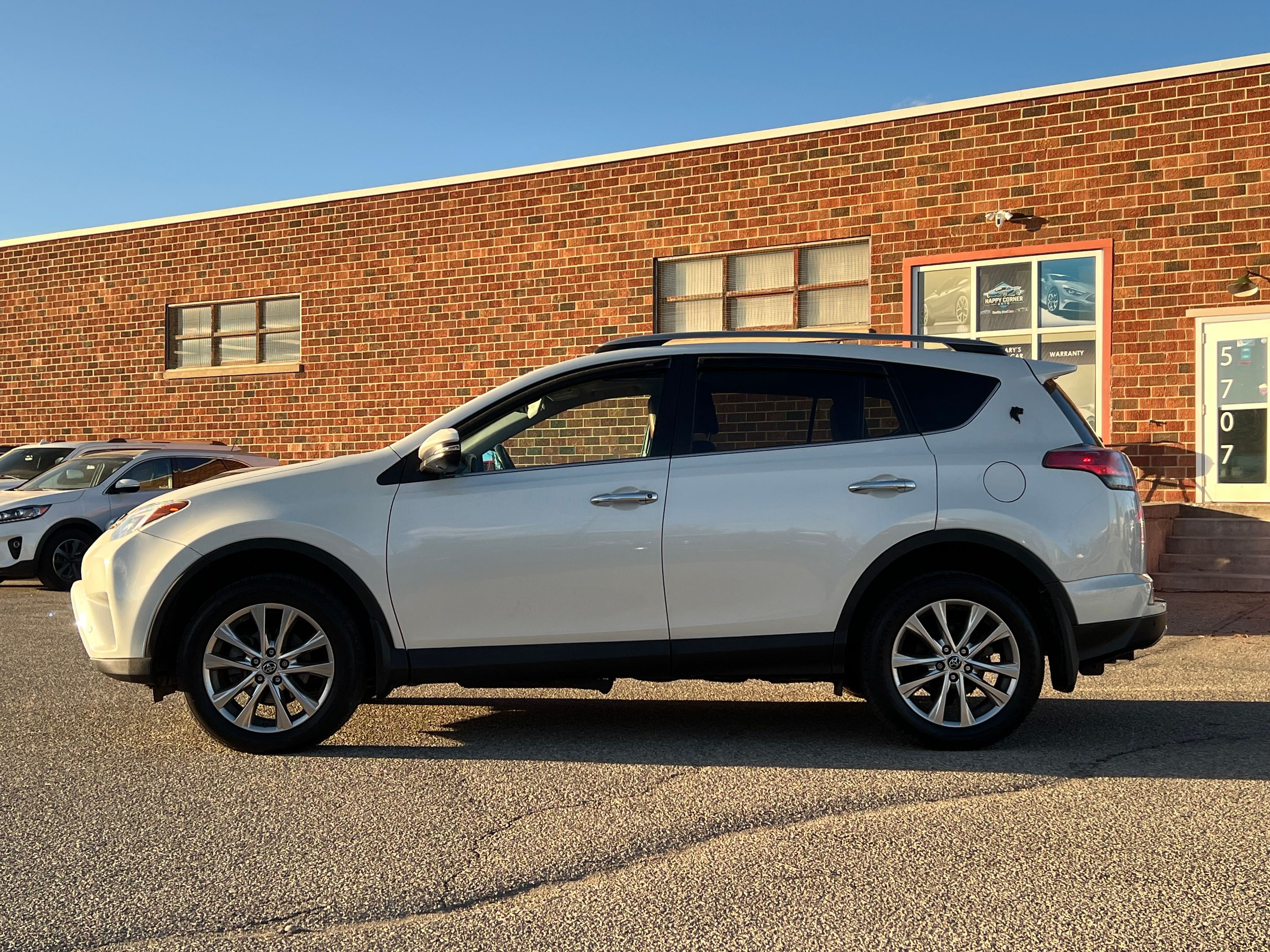 2018 Toyota RAV4 Limited, photo 4
