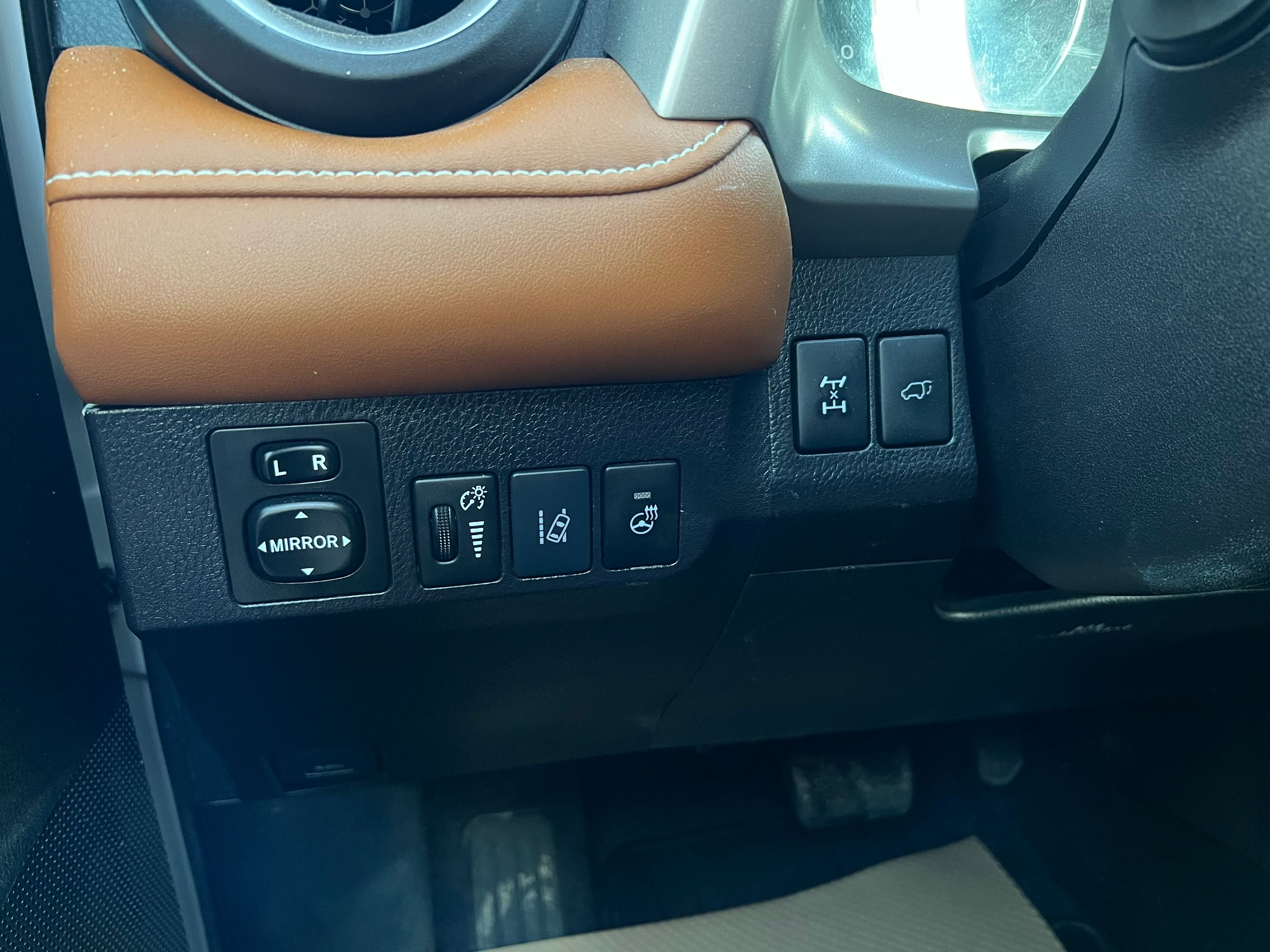 2018 Toyota RAV4 Limited, photo 17