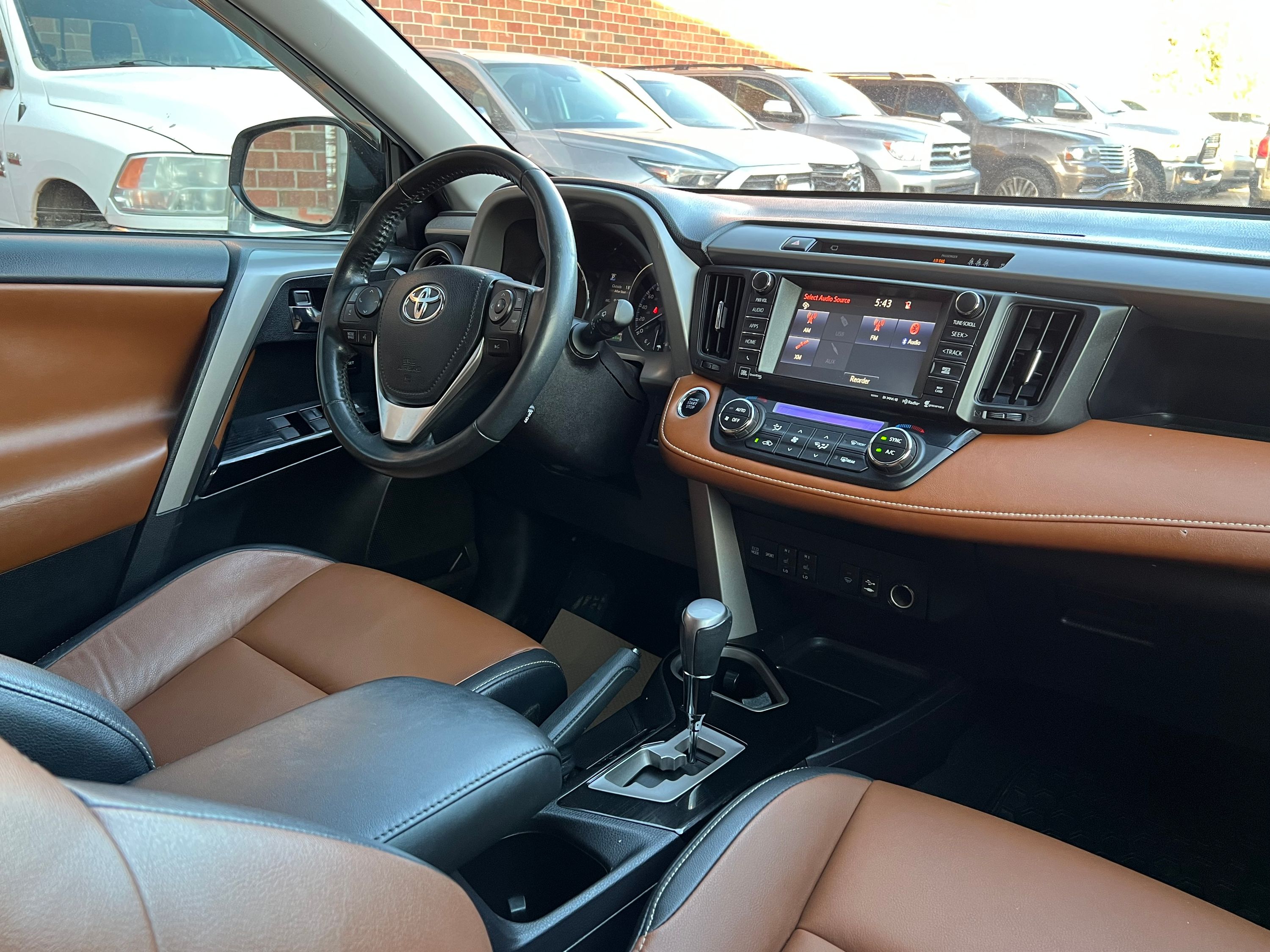 2018 Toyota RAV4 Limited, photo 13